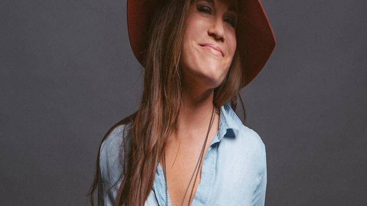 Grammy Award-winning Bonnie Bishop will make an appearance along with Atlanta-based singer- songwriter Angie Aparo at the Roasting Room Lounge.