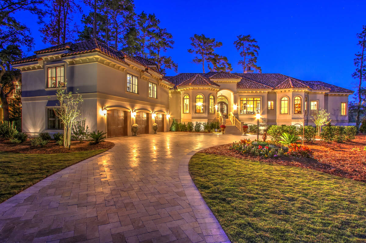 This home by Randy Jeffcoat Builders won the LightHouse award for Best Overall in a custom home, category 14.