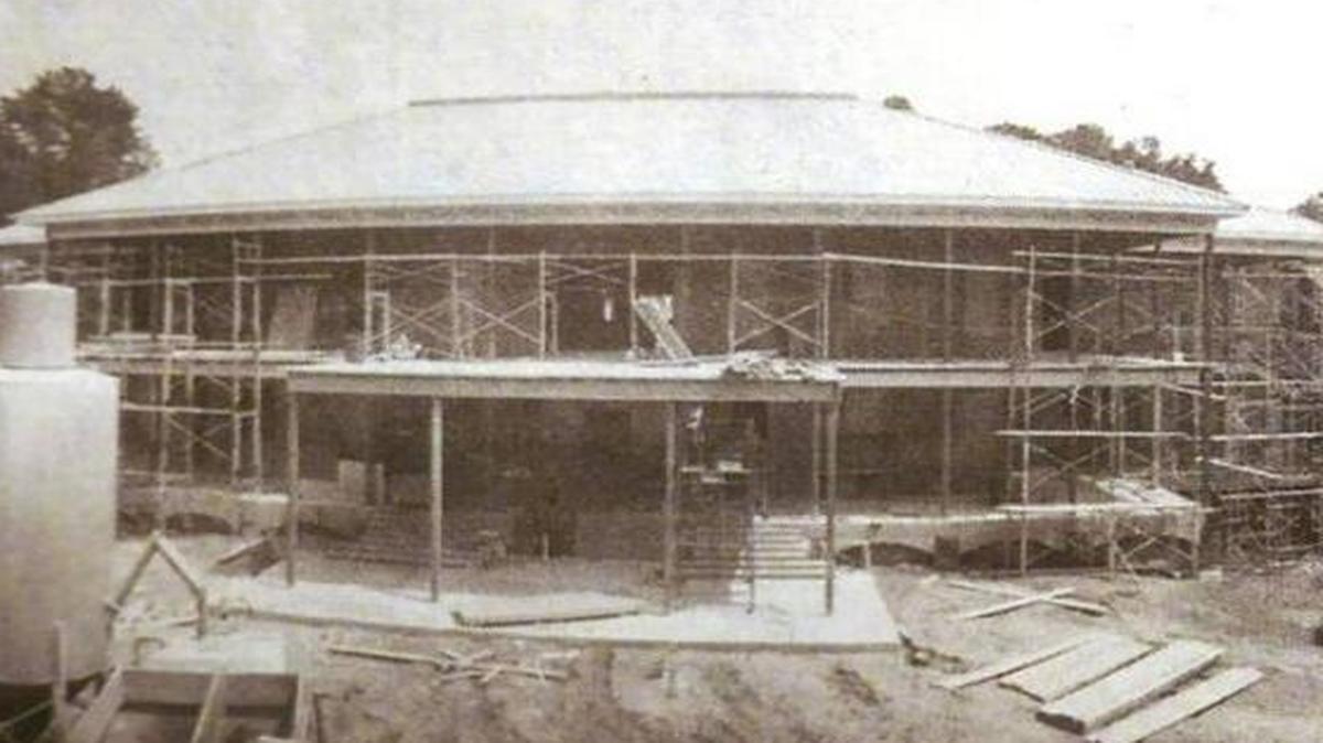 The Melrose Inn on Daufuskie Island nears completion in the summer of 1987.