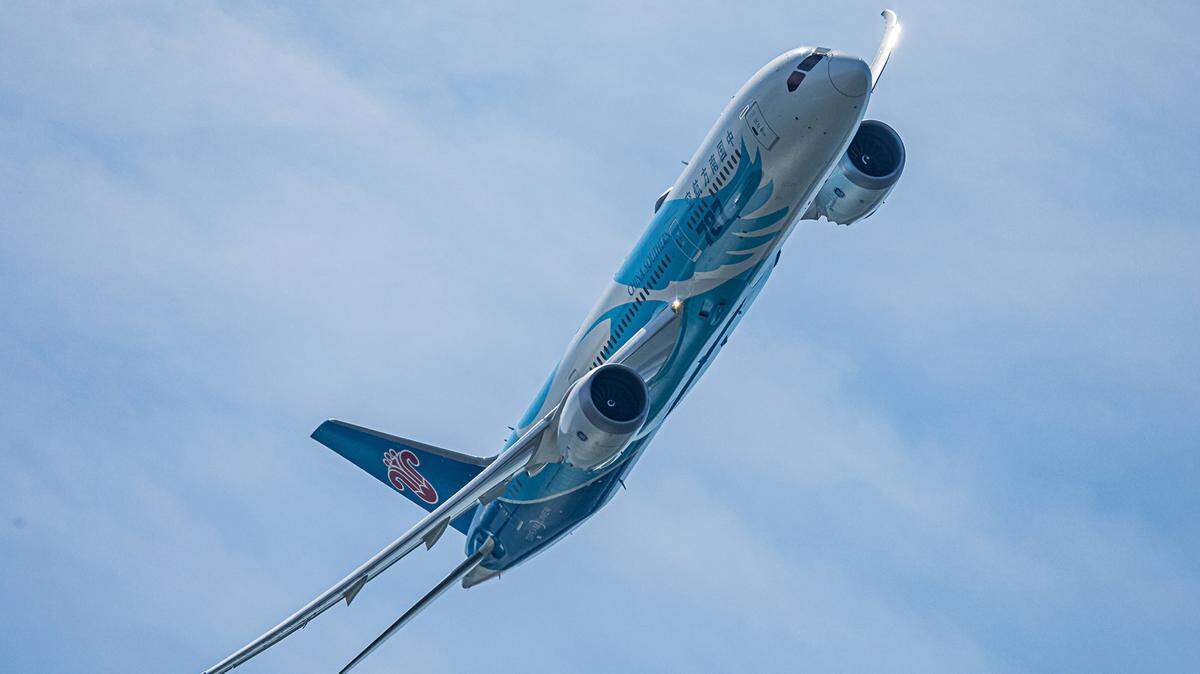 A Boeing 787-9 Dreamliner flew over the 18th fairway of the RBC Heritage presented by Boeing in 2021. This year’s annual flyover is at 4 p.m. Saturday.