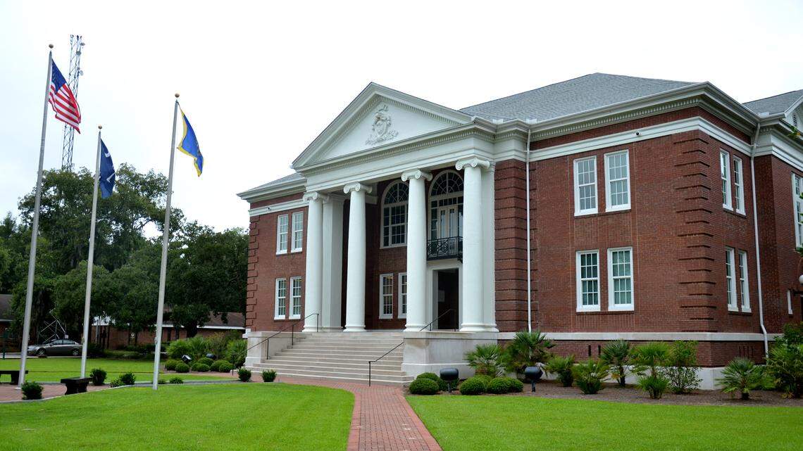 Jasper County is closing its public offices less than a month after reopening them