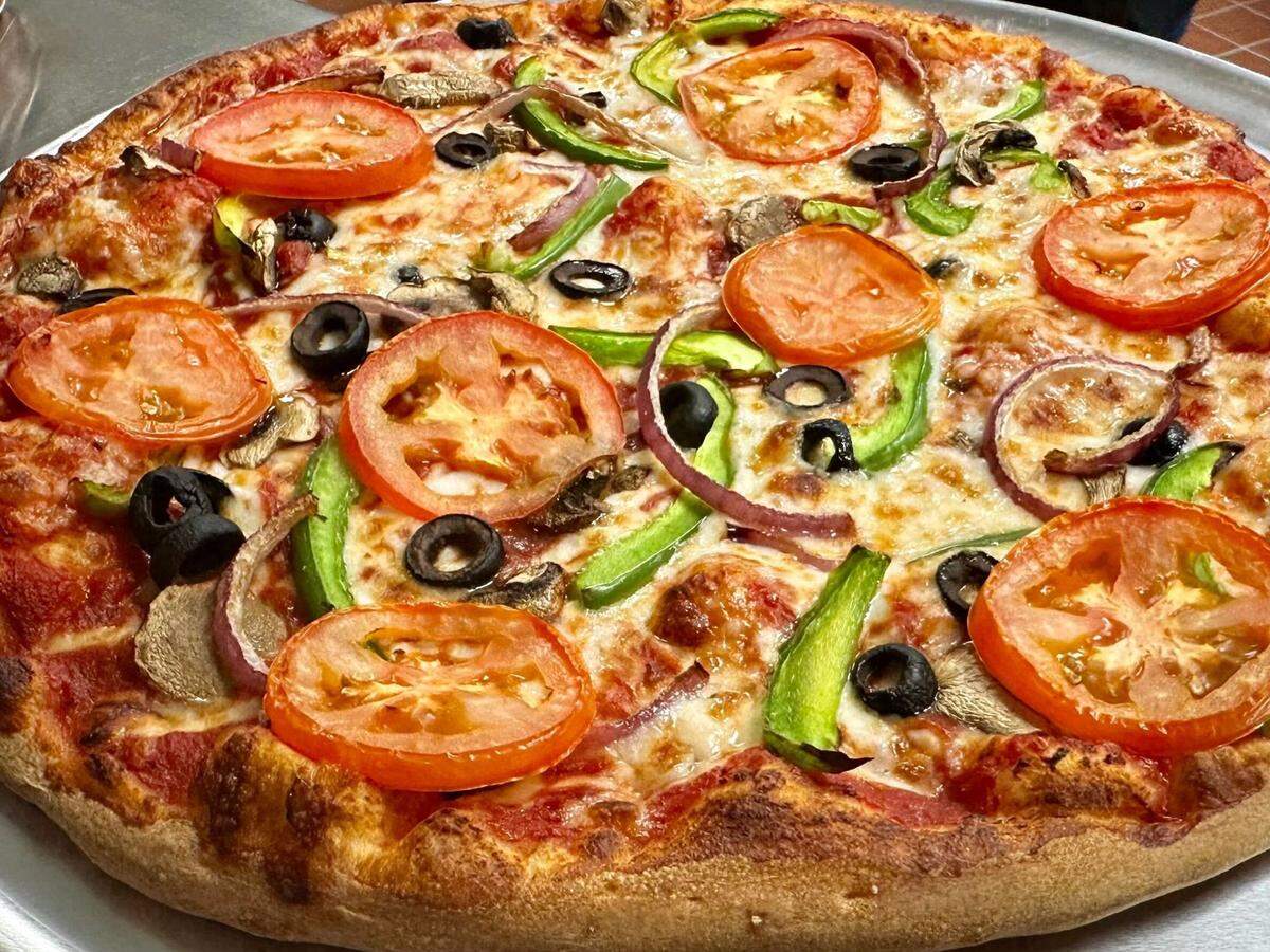 A pizza from Hilton Head Island’s Top Dawg Tavern & Pizzeria.