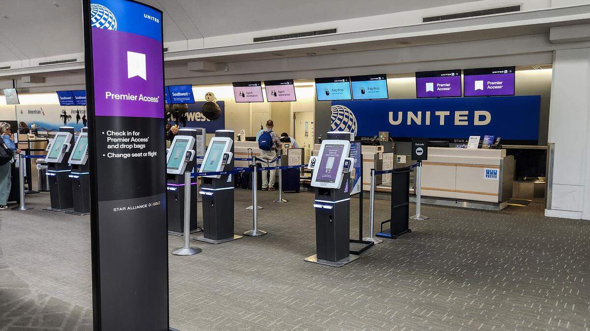 A view of passengers checking in at the Savannah Hilton Head International Airport as photographed on Oct. 2, 2025.