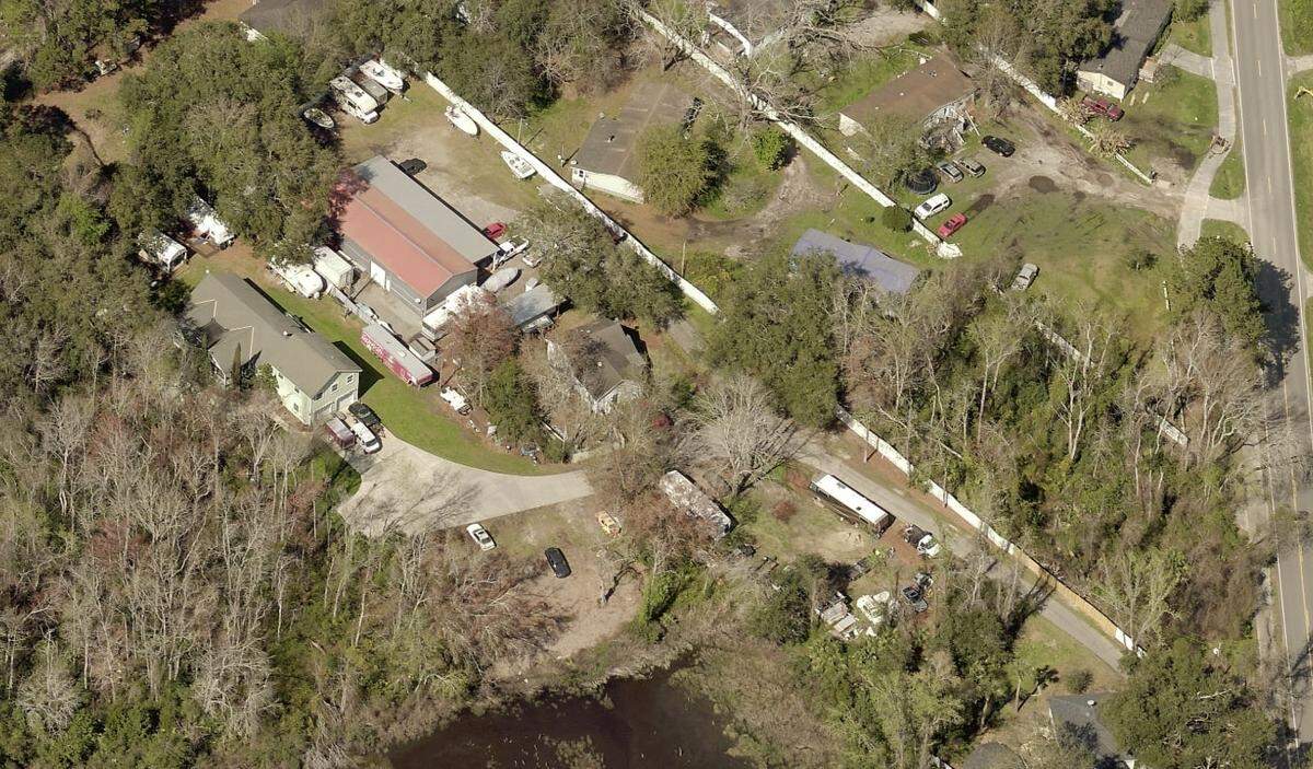 19 and 23 Reggies Road on Hilton Head Island’s north end. The properties are owned and illegally rented out by a well-known Realtor on Hilton Head Tad Segars.
