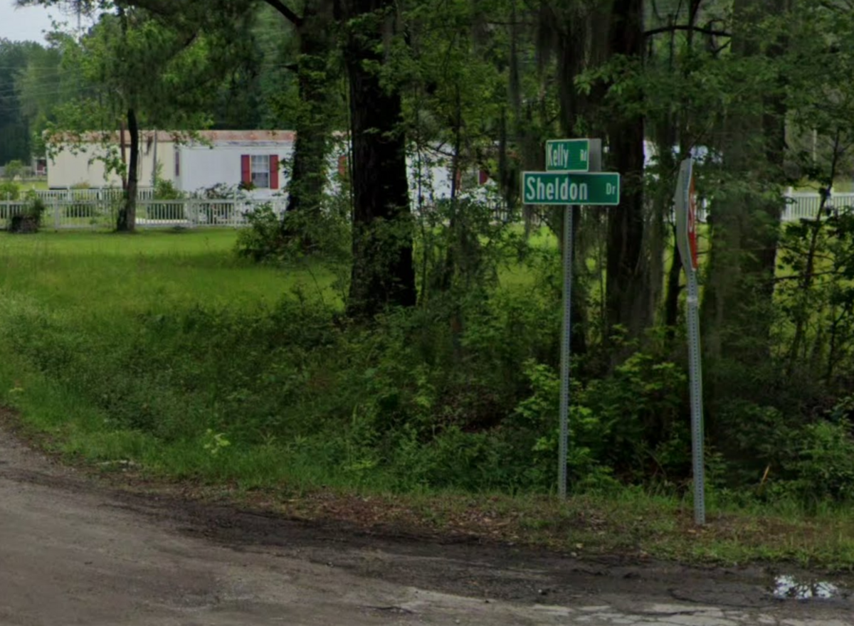 A 32-year-old Sheldon resident was charged with firing a short round of gunshots that killed Yemassee man Rashaun Snell at a gathering the night of May 18, 2025. The gathering was held on Kelly Road, located off U.S. 17/21 (Trask Parkway) in northern Beaufort County.