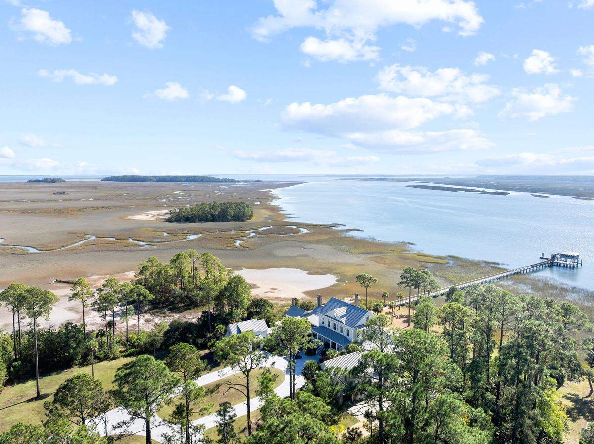 A secluded 22-acre estate on Lemon Island has deep water river frontage along Chechessee Creek.