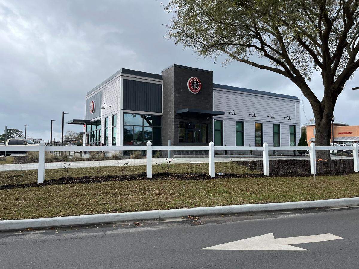 Beaufort’s new Chipotle will feature a drive-through for pickup of digital orders.