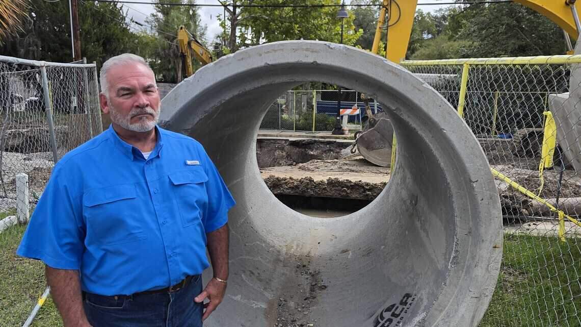Beaufort builds $20M interstate for surging stormwater. Concrete sections weigh 7 tons