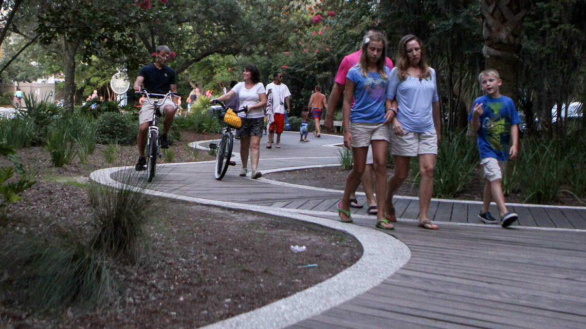 No teens after 8 PM: Hilton Head Island to explore juvenile curfew after shooting