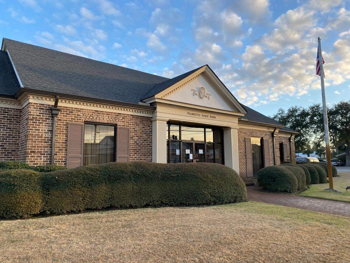The exterior of Palmetto State Bank in Hampton on January 12, 2022.