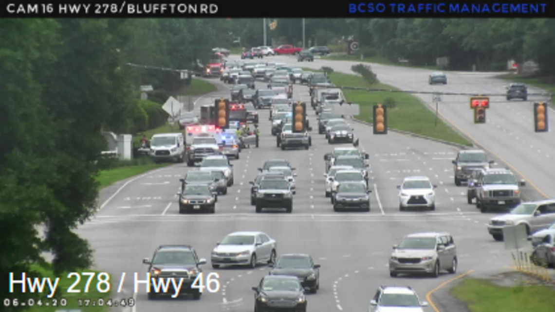 1 injured in 4 vehicle crash on U.S. 278 in Bluffton; 1 lane blocked, officials say