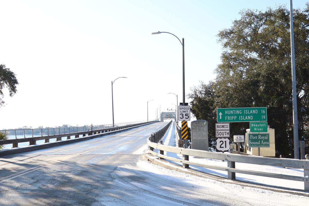 Traffic was sparse on the Woods Memorial Bridge connecting Lady’s Island to downtown Beaufort the morning of Feb. 1, 2026, after the area received several inches of snowfall as part of a nationwide winter storm.