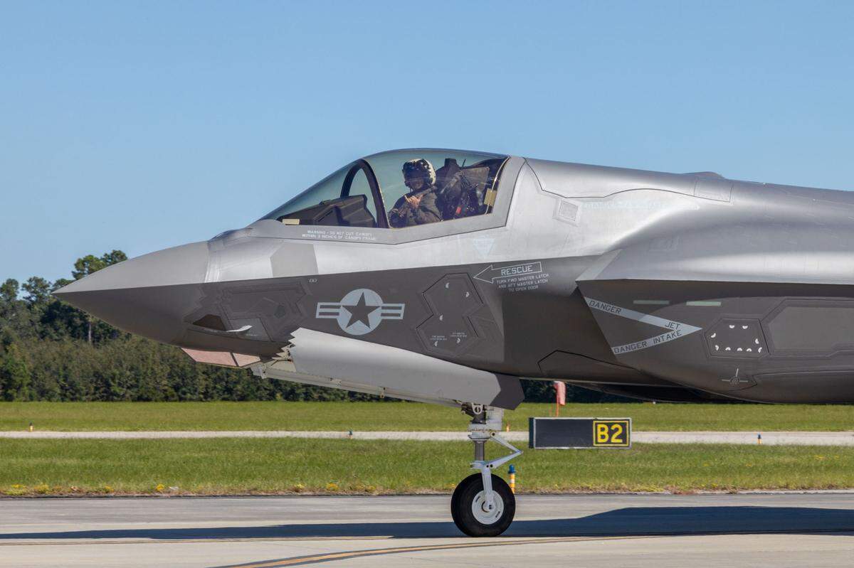 U.S. Marine Corps Lt. Col. Zachary Hartnett, from Illinois and the commanding officer of Marine Fighter Attack Squadron (VMFA) 533, taxis an F-35B Lightning II jet at Marine Corps Air Station Beaufort on Oct. 11, 2024.