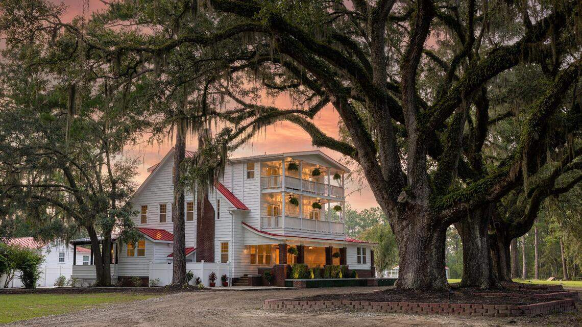 Hardeeville plantation hits market for $4 million. It has some surprises, including claws