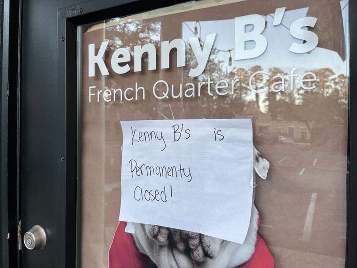 Kenny B’s French Quarter Cafe, located at 1534 Fording Island Road, has closed. A poster hangs taped on the front door: “Kenny B’s is permanently closed!”