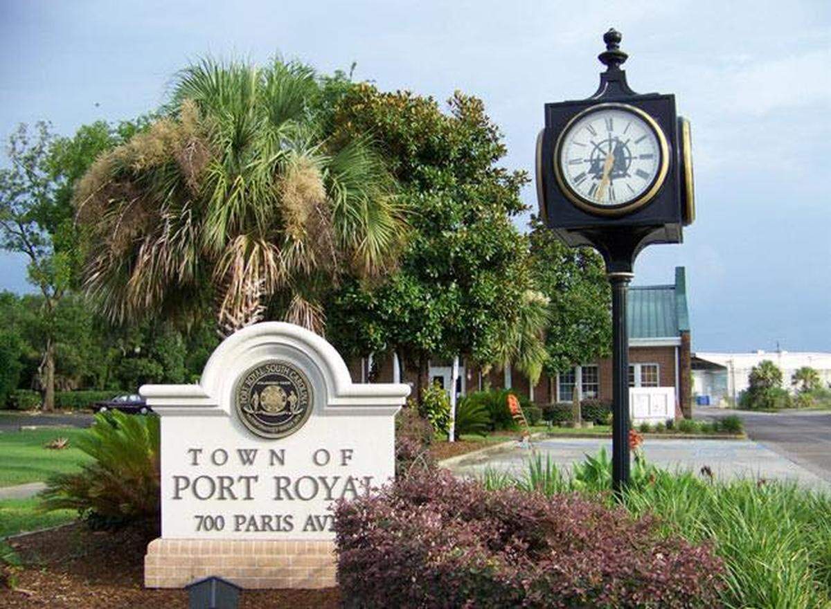 The town of Port Royal is asking residents to wear masks when visiting Town Hall.