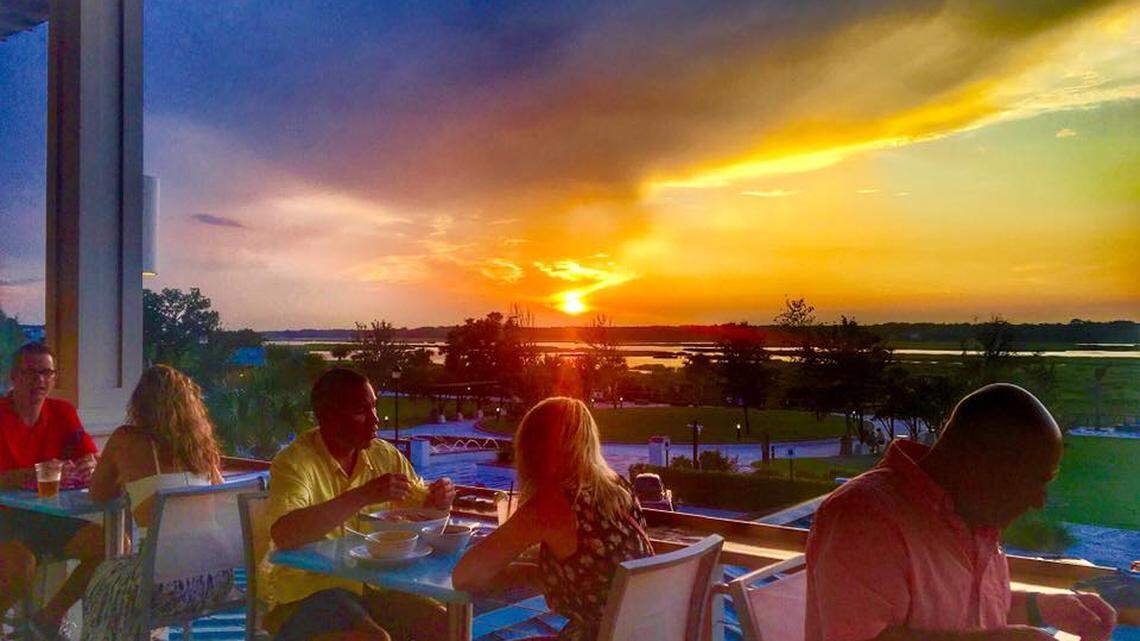 Hilton Head visitors may have fewer days to dine out because of a workforce shortage on the island.