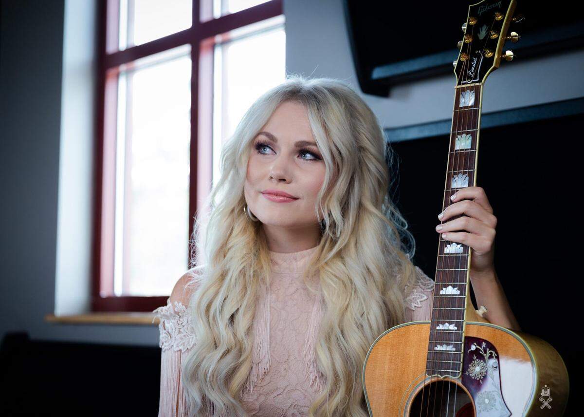 Country singer Lauren Hall of Charleston will perform at Beaufort Waterfront Park Friday.
