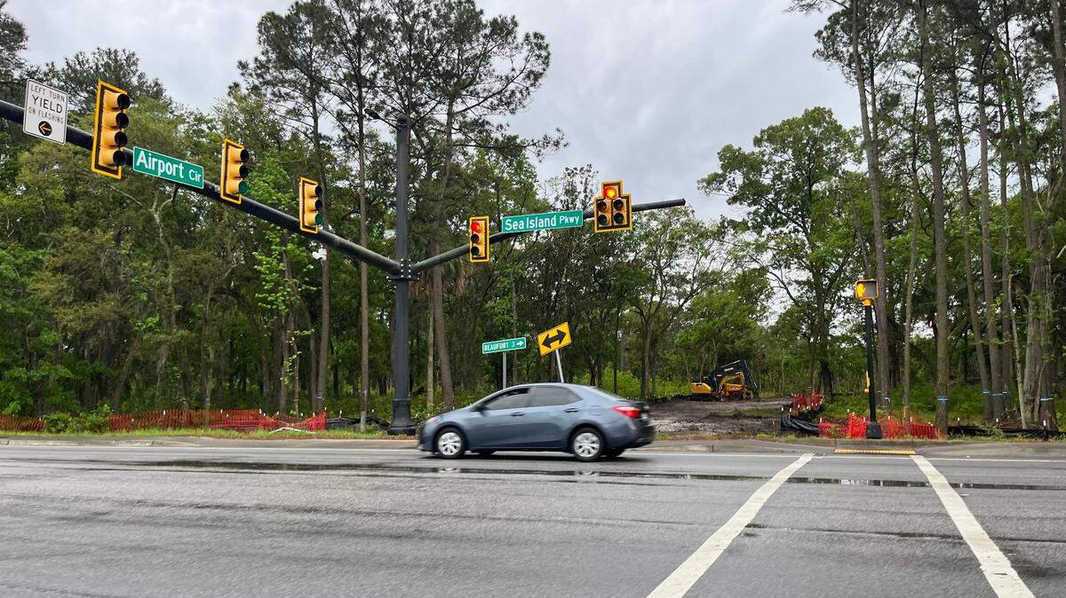 Traffic delays are expected due to construction activities on Sea Island Parkway near Airport Circle next week.