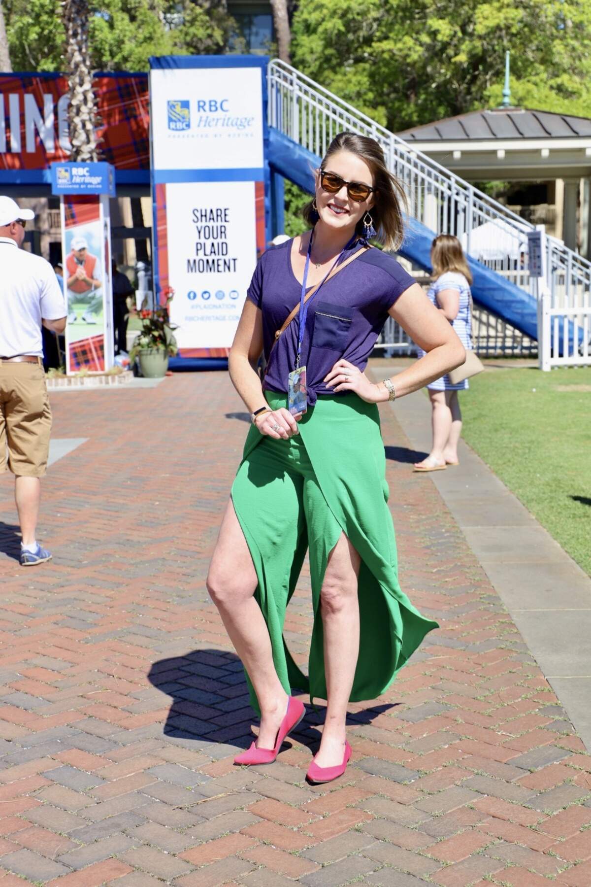 Lindsay Griffith’s bright green pants and hot pink flats should serve as an inspiration to others wanting to dress in bright colors outside of Lilly. I love the style and cut of her pants and know my next step is to find myself a pair.
