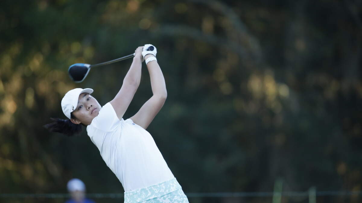 Jennifer Peng hits her first shot to kick off the first round at the 2021 U.S. Women’s Mid-Amateur at Berkeley Hall Club (North Course) in Bluffton, S.C. on Saturday, Sept. 25, 2021.