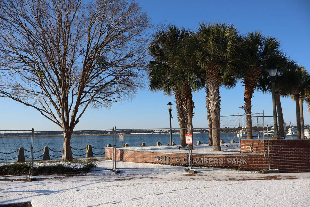 The Henry C. Chambers Park in downtown Beaufort, whose waterfront remains closed due to structural issues, was dusted with snow the morning of Feb. 1, 2026.