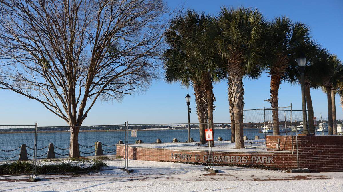 The Henry C. Chambers Park in downtown Beaufort, whose waterfront remains closed due to structural issues, was dusted with snow the morning of Feb. 1, 2026.