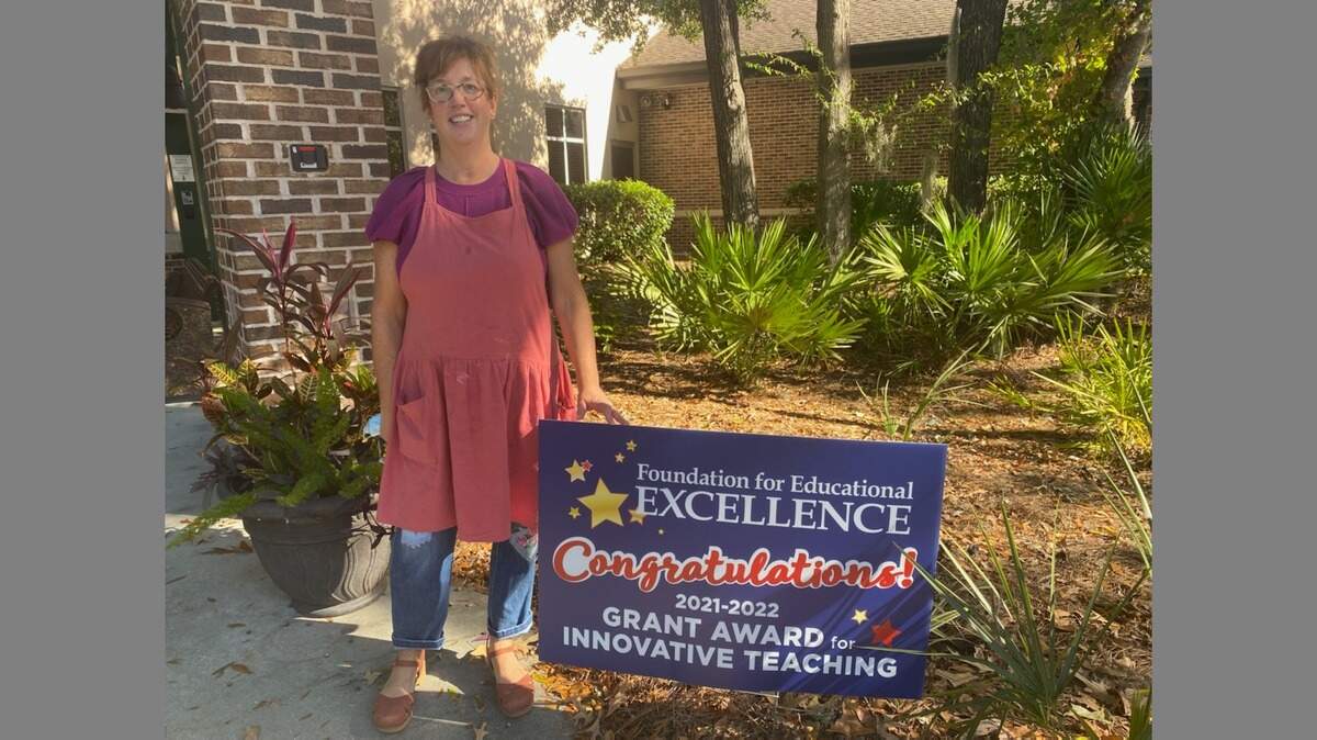 DeAnna Daniels of Hilton Head Island Early Childhood Center was awarded one of the Foundation for Educational Excellence’s 19 grants for the fall of 2021.