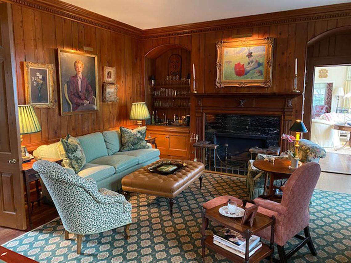 The living room in the main house of Poco Sabo Plantation