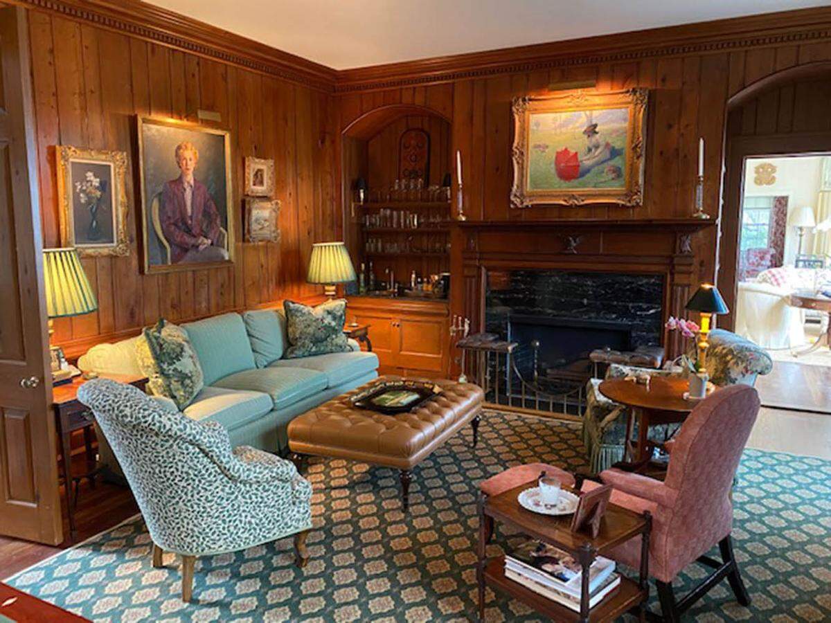 The living room in the main house of Poco Sabo Plantation