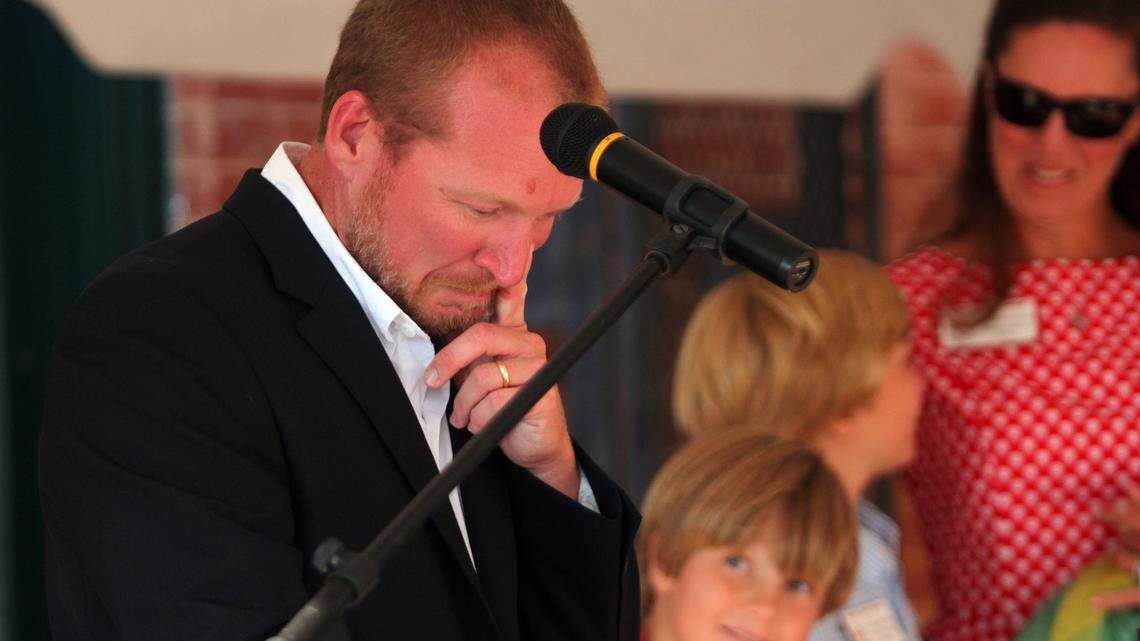 Beaufort Water Fest commodore hands reins to next leader