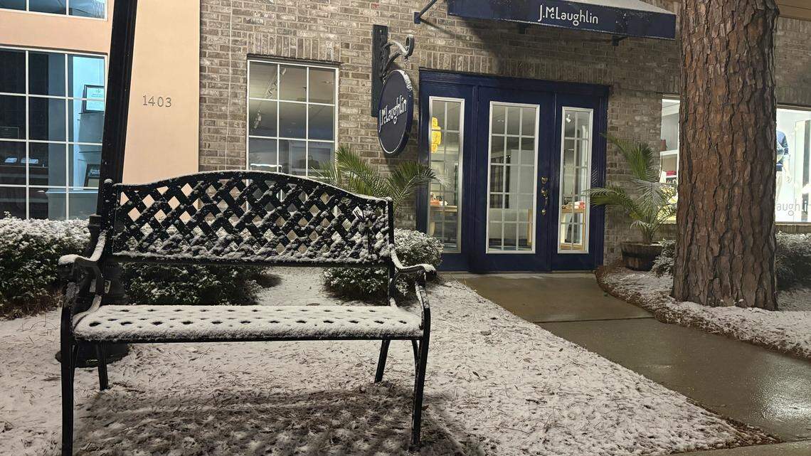 Hilton Head snow starts. ‘It feels so weird.’