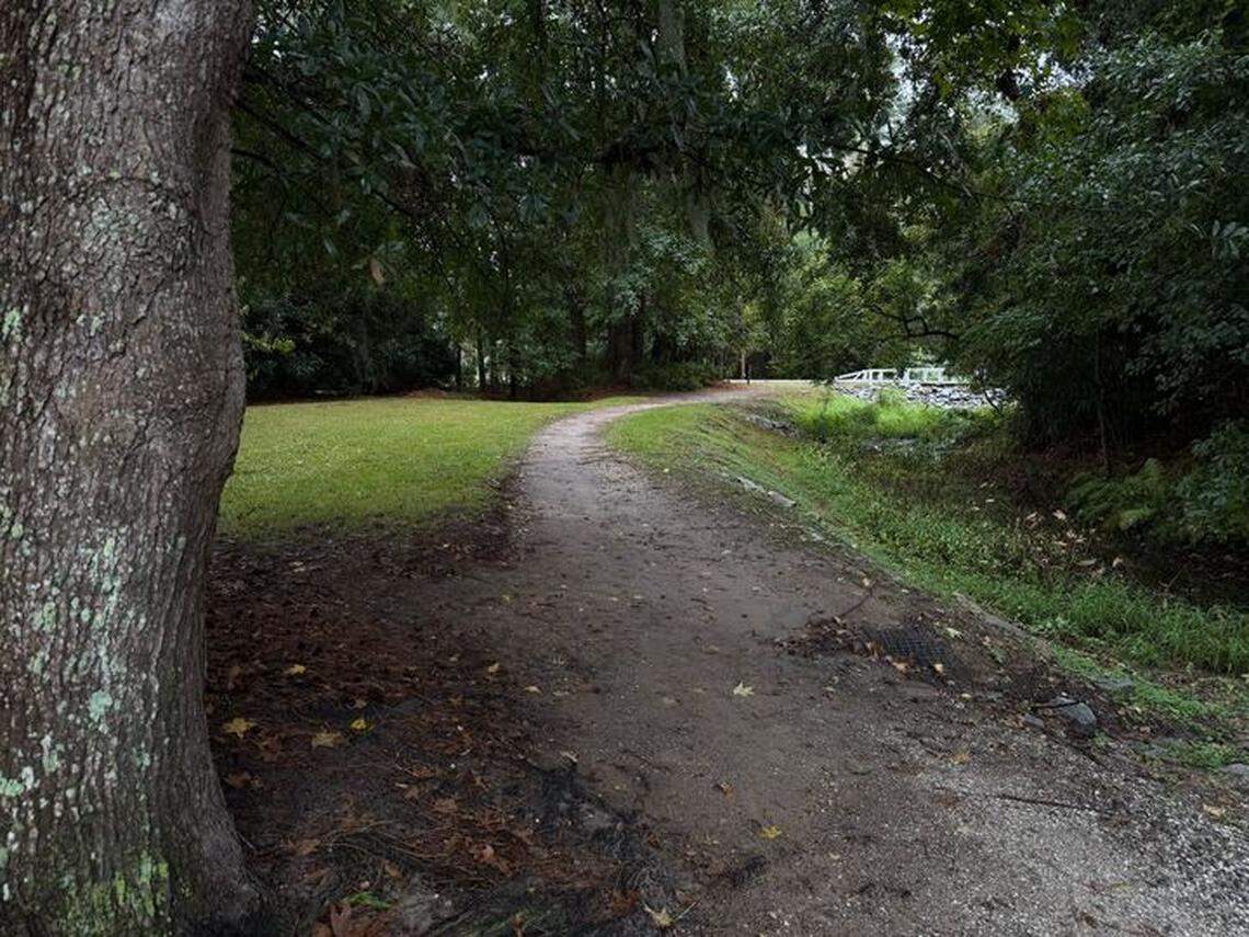 A dirt path connects the neighborhoods of Squiresgate and Chinaberry Ridge on north-end Hilton Head Island.