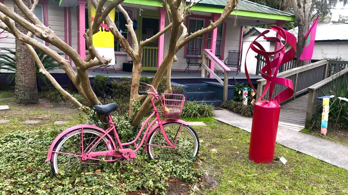 Bluffton’s Maye River Gallery leaving landmark pink home. Where it’s moving