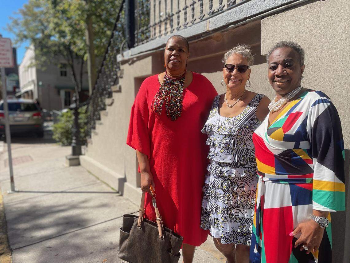 Ladies outside Savannah’s First African Baptist Church.