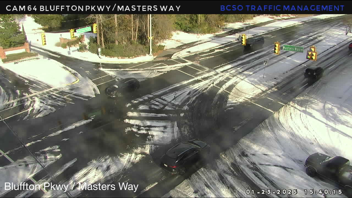 Sheets of uncleared snow reduced most traffic to one lane on Bluffton Parkway near its intersection with Masters Way around 3:30 p.m. Thursday.