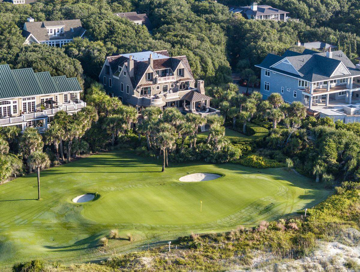 This $18.5 million estate on Kiawah Island offers scenes of both the Atlantic Ocean and the 14th hole of the Jack Nicklaus–designed Turtle Point Golf Course.