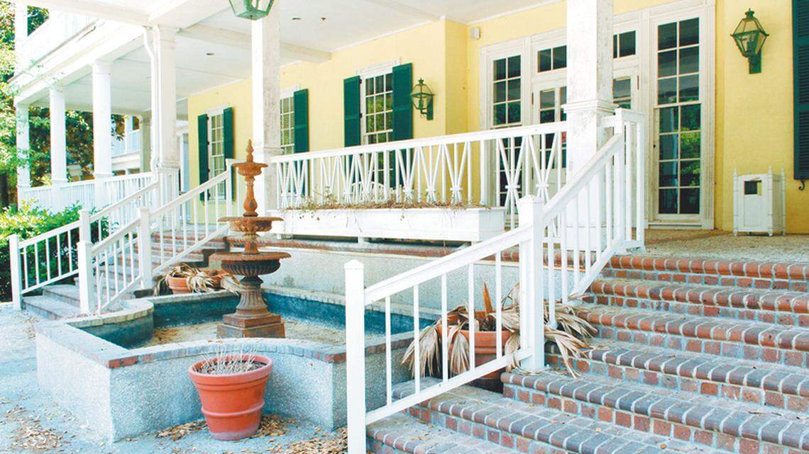 In this June 2010 photo, the front  entrance to the inn of Daufuskie Island Resort & Breathe Spa was  beginning to show signs of abandonment. The resort's owners declared  bankruptcy in 2009.