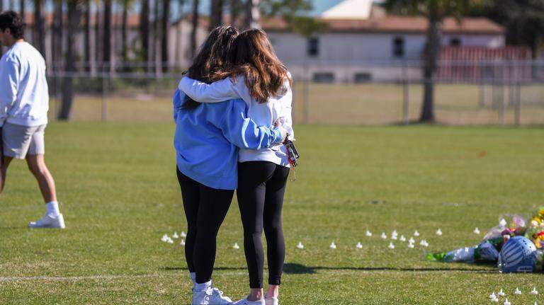 Bluffton mourns for teen at high school vigil