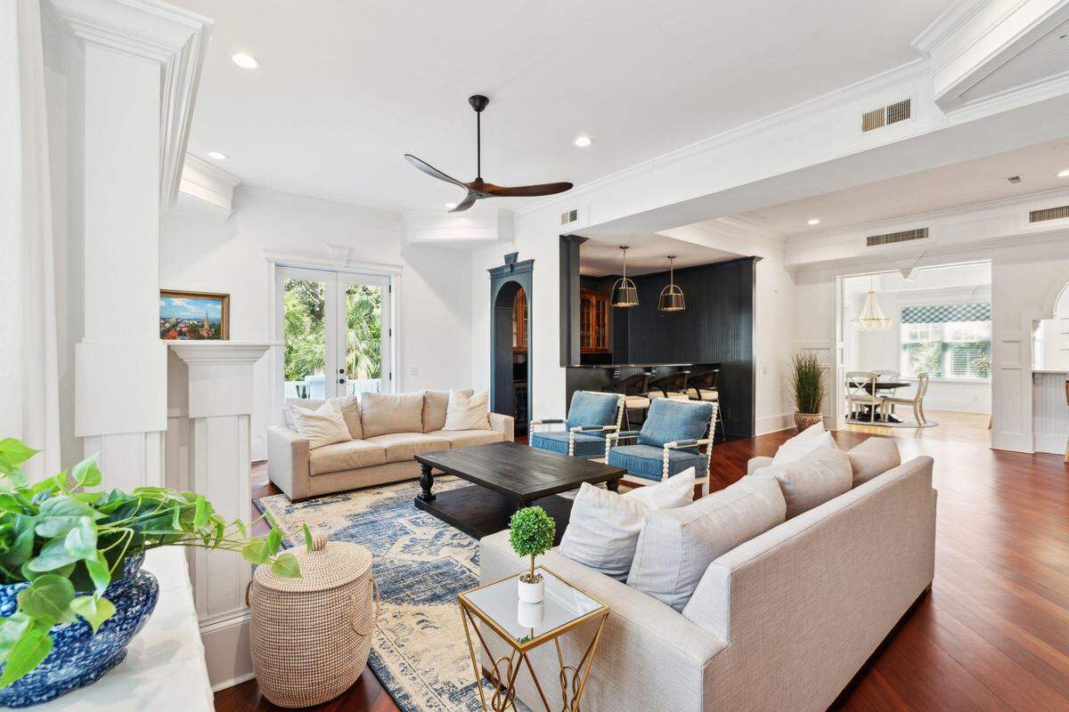 Living room area of 3 Cross Lane, Isle of Palms