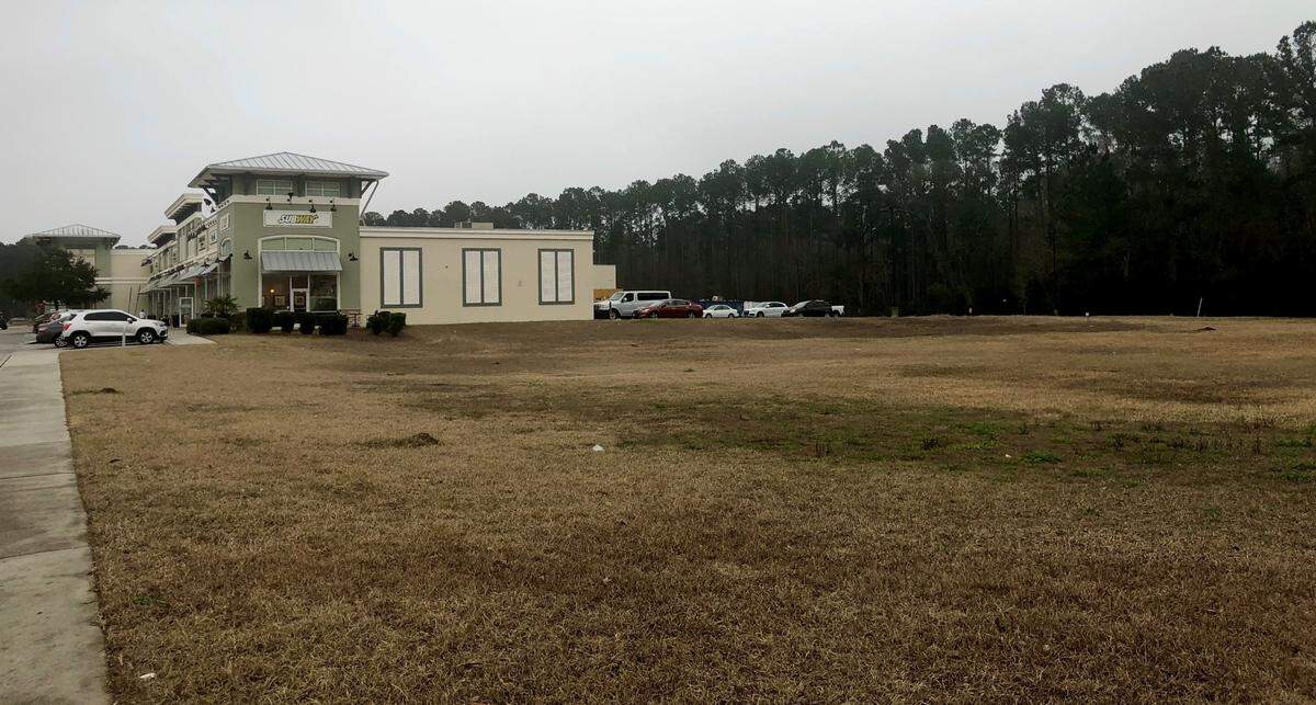 A miniature golf course has been proposed for this one-acre lot in Bluffton’s Buckwalter Place.