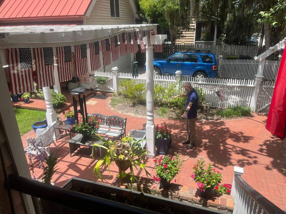 Beaufort’s William Johnson House features a patio and a open-lattice pergola. The owner is David Taub.
