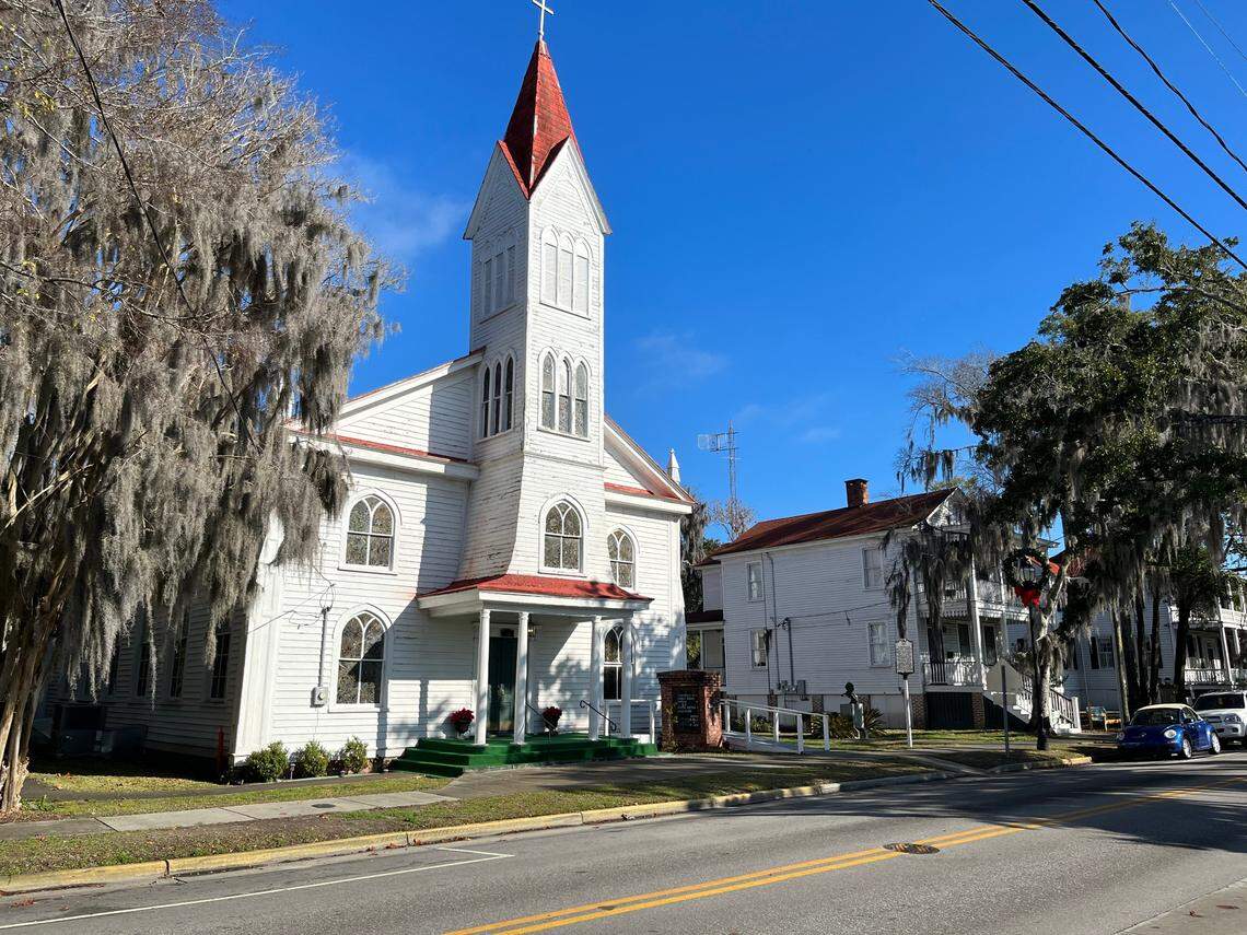 Tabernacle Baptist Church is located at 911 Craven St.