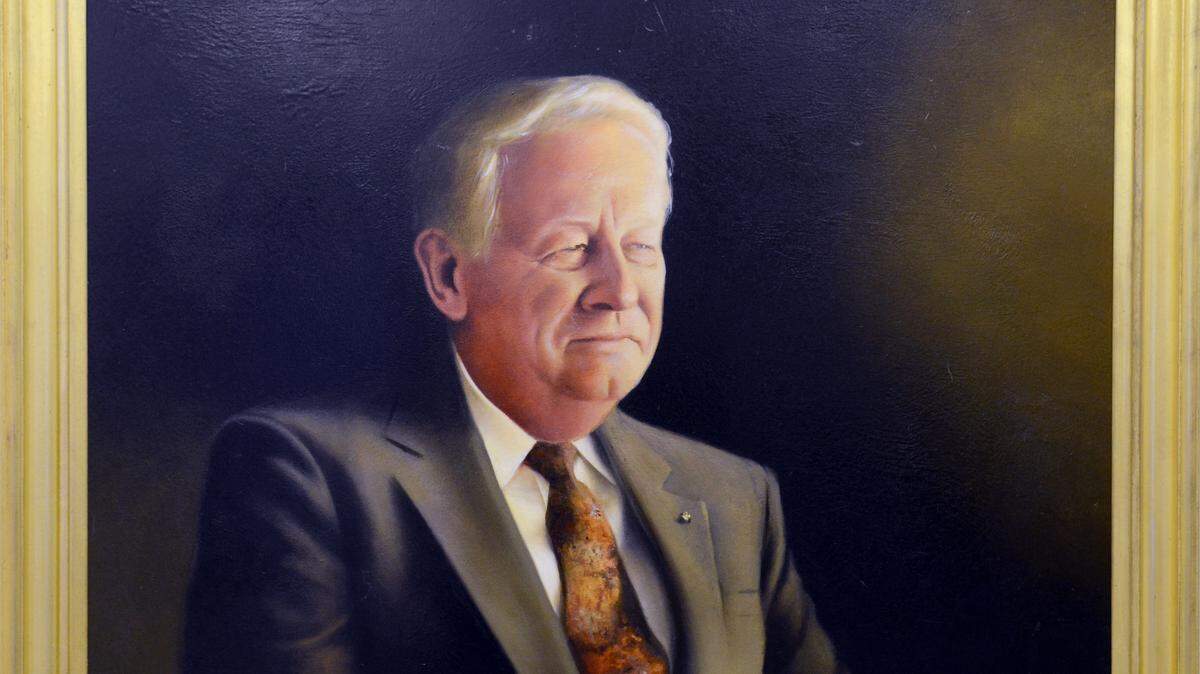 A portrait of Cartha "Deke" DeLoach is photographed at the Arts Center of Coastal Carolina on Thursday. The long-time Hilton Head Island community leader and former top aide to FBI director J. Edgar Hoover died on Wednesday.