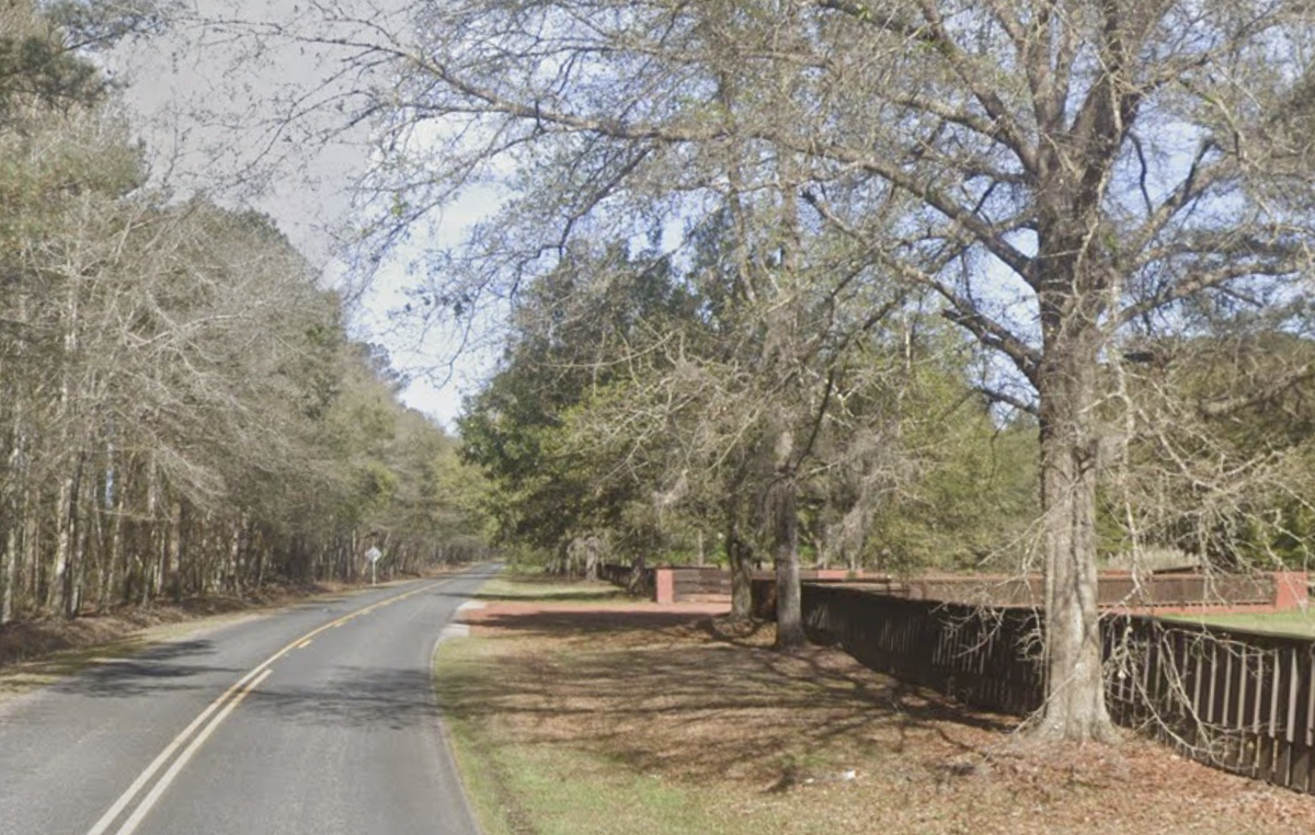 A 51-year-old Varnville resident was killed after his pickup truck left the road and collided with a tree on River Road, located east of Yemassee town limits.