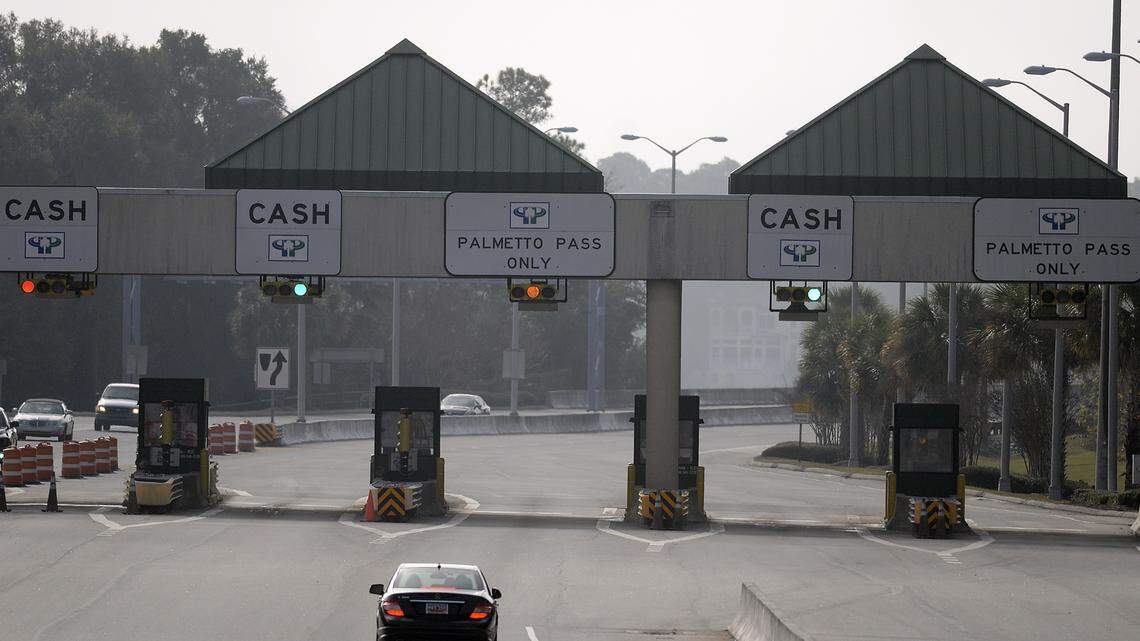 Cars approach the toll booth on Cross Island Parkway the morning of Dec. 9, 2013, on Hilton Head Island.