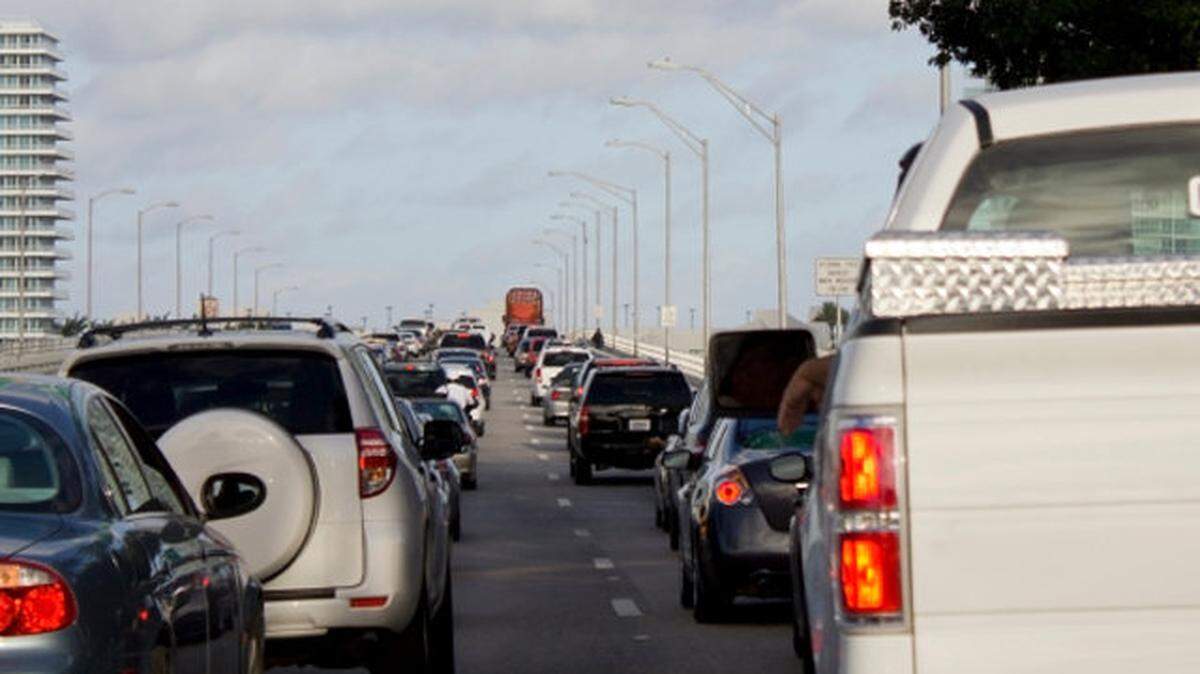 Holiday beach traffic