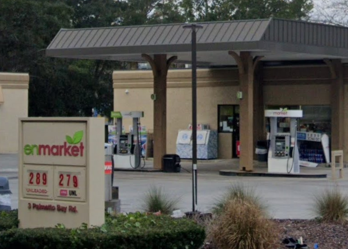 Beaufort County deputies arrested a man in the early morning hours of July 10, 2025, for allegedly pointing a pistol at two customers who were quarreling with the clerk at 3 Palmetto Bay Road, an Enmarket convenience store outside the Sea Pines gated community on the south end of Hilton Head Island.
