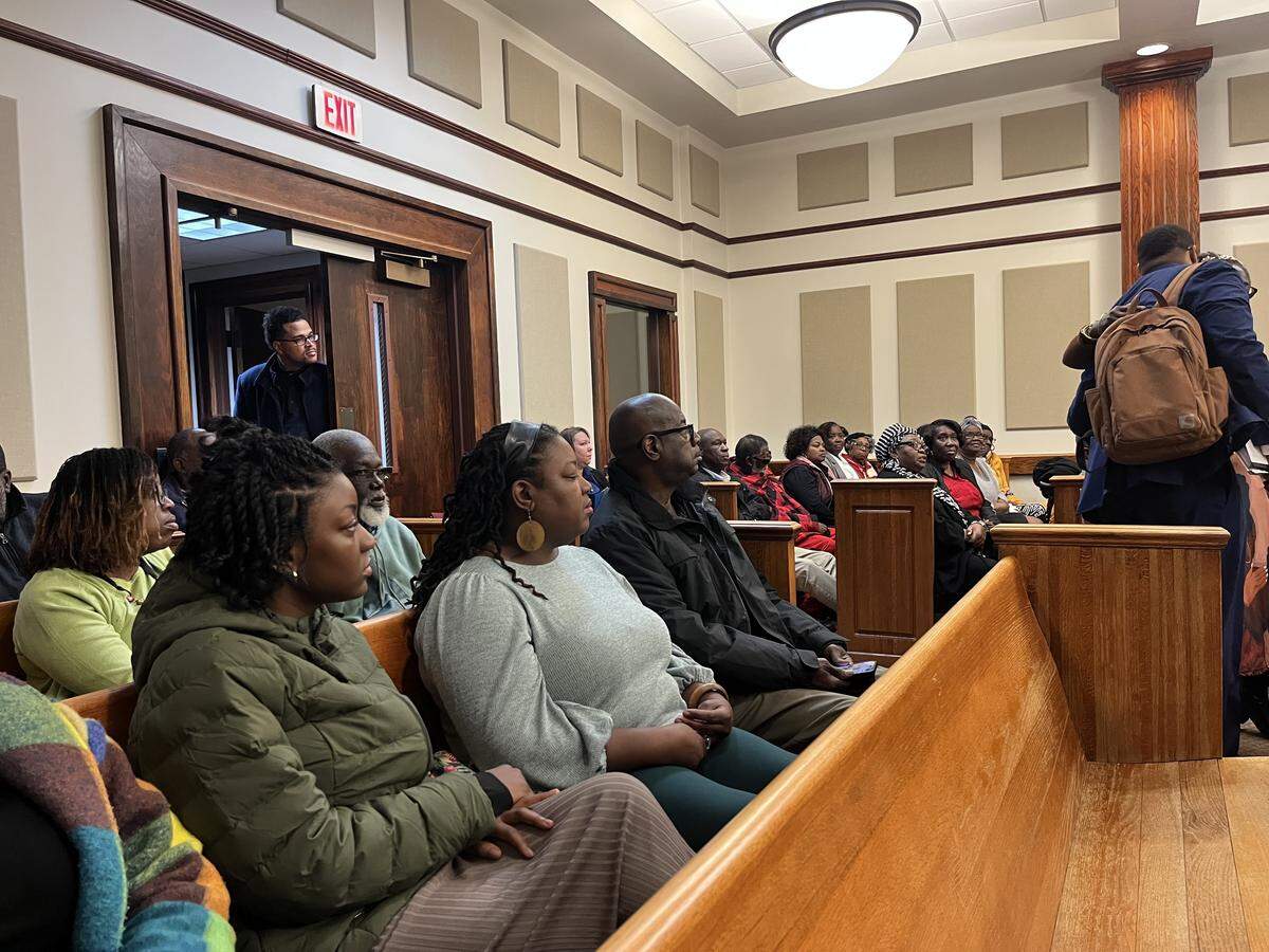 St. Helena Island residents fill a Beaufort County courtroom Tuesday to hear a case about access to a Gullah-Geechee cemetery off of Seaside Road.
