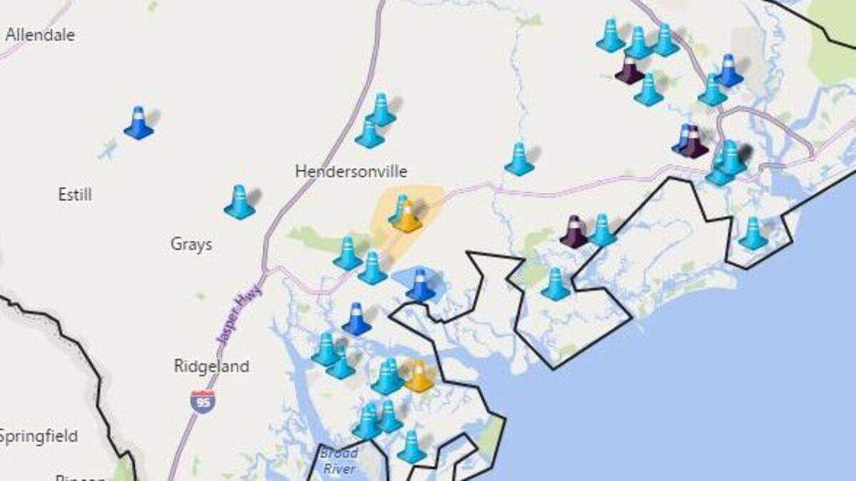 A map from SCE&G shows areas experience power outages across the state, including in Beaufort County.
